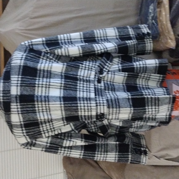 Coat - Picture 2 of 4